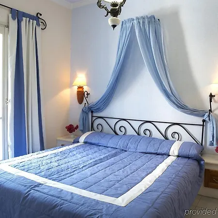 Atlantis 3* Perissa (Santorini)